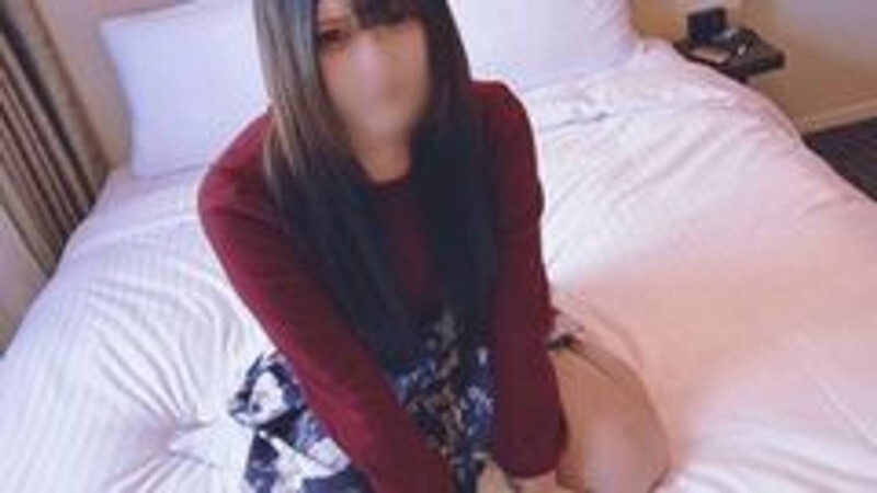 Kana-chan's Shocking Story: The Cafe Girl's Financial Struggles and Emergency Support