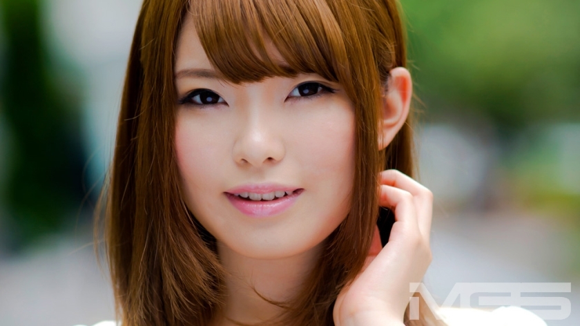 Behind the Scenes with Talented Music Student Serina-chan
