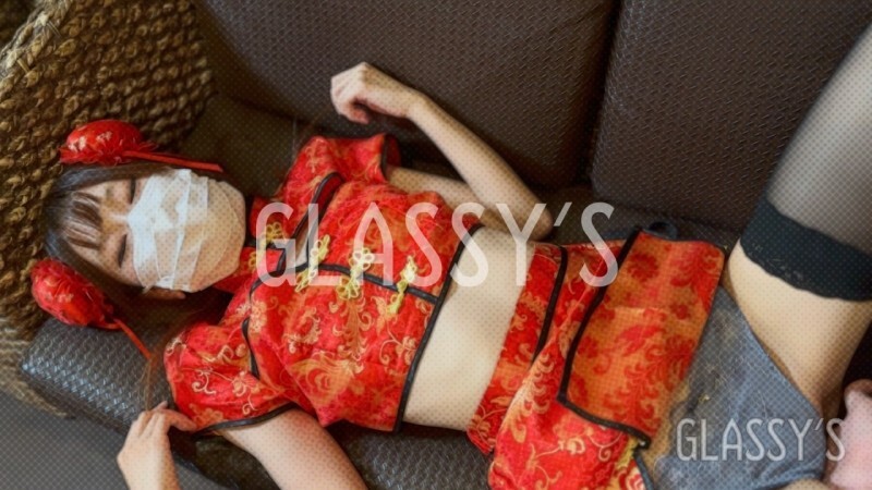 Creampie Videos: GLASSY'S #14 - Schöne Frau in Cosplay verführt